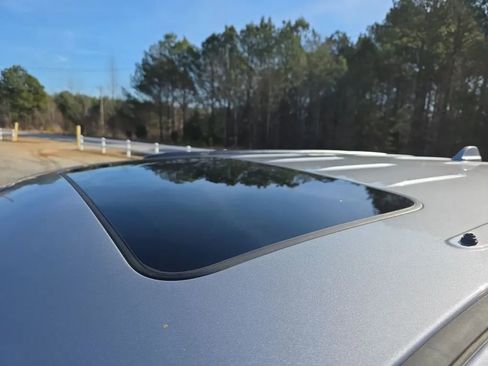 Used 2019 Jeep Grand Cherokee Altitude image 11