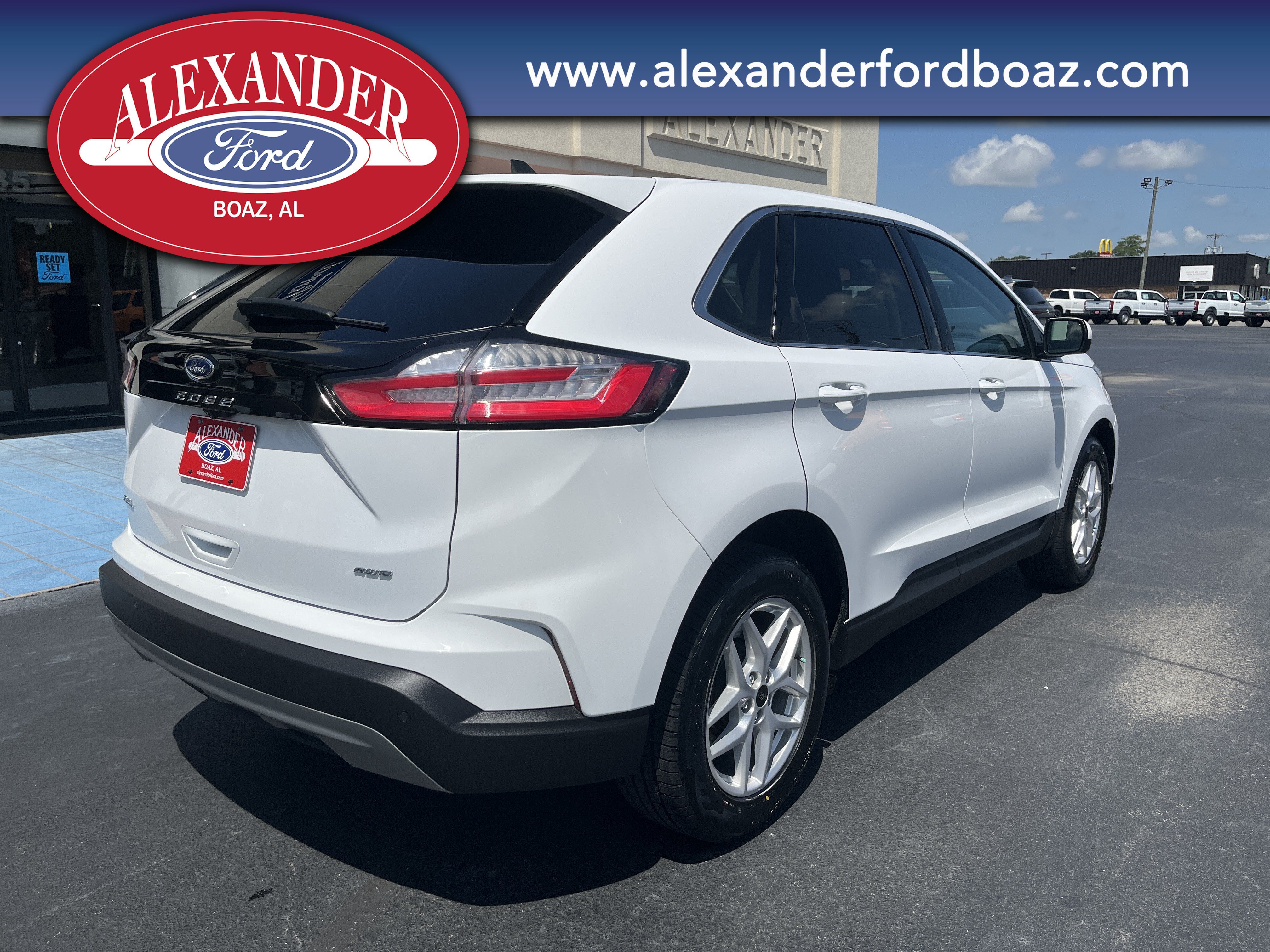 Used 2024 Ford Edge SEL AWD/4WD image 4