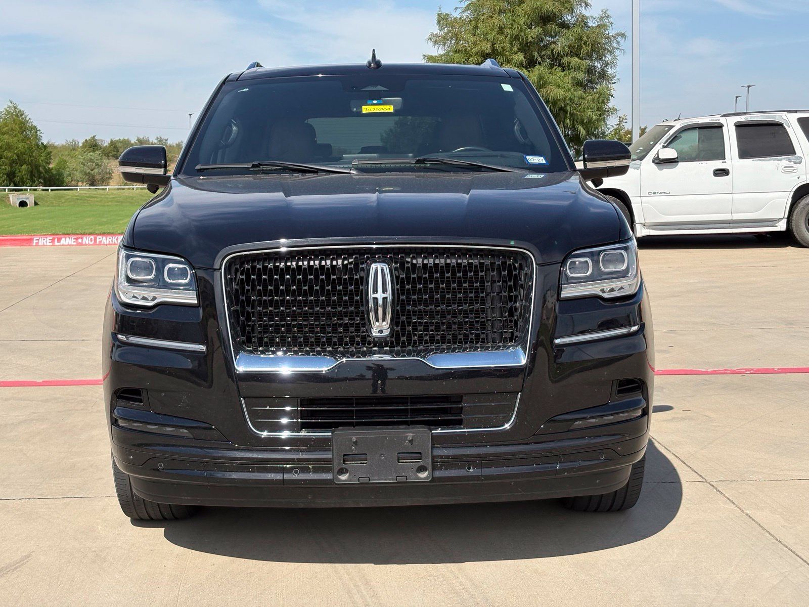 Used 2024 Lincoln Navigator L Reserve AWD/4WD image 2