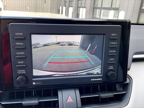 Used 2022 Toyota RAV4 XLE image 21