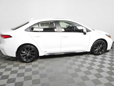Used 2025 Toyota Corolla SE w/ SE Premium Package AWD/4WD image 20