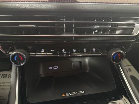 Used 2024 Chevrolet Traverse Z71 w/ Enhanced Driving Package image 12