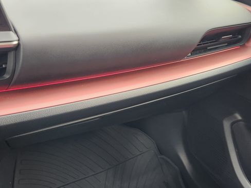 Used 2025 Toyota Prius Plug-In Hybrid image 23