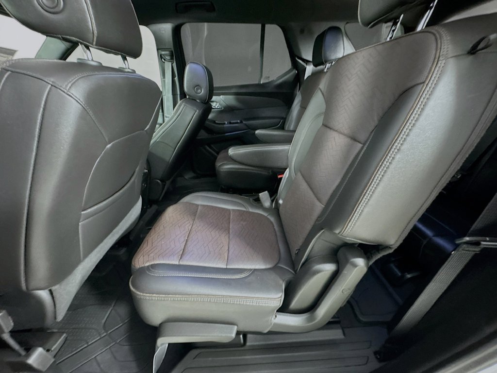 Used 2023 Chevrolet Traverse High Country w/ LPO, Floor Liner Package FWD image 31