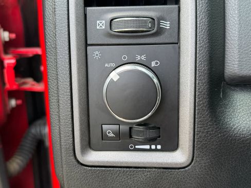 Used 2019 RAM 1500 Tradesman RWD image 15
