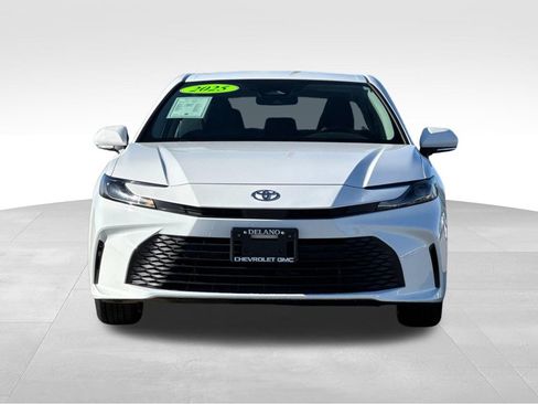 Used 2025 Toyota Camry LE FWD image 8