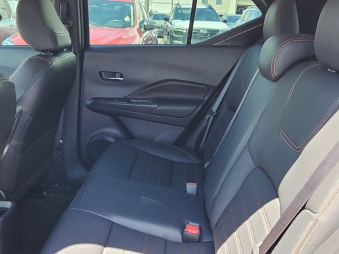 Used 2019 Nissan Kicks SR w/ SR Premium Package FWD image 10