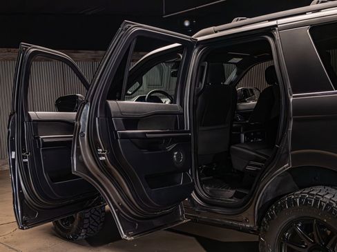 Used 2020 Ford Expedition XLT w/ FX4 Off-Road Package AWD/4WD image 28
