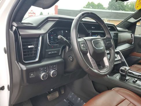 Used 2022 GMC Sierra 1500 Denali Ultimate AWD/4WD image 18