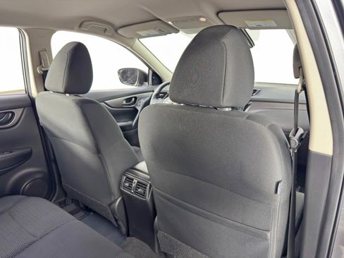 Used 2021 Nissan Rogue Sport S image 30