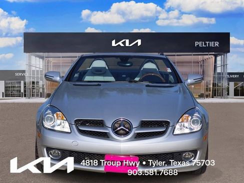 Used 2010 Mercedes-Benz SLK 300 image 2