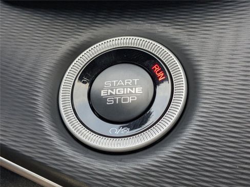 New 2025 Jeep Grand Cherokee Altitude image 28