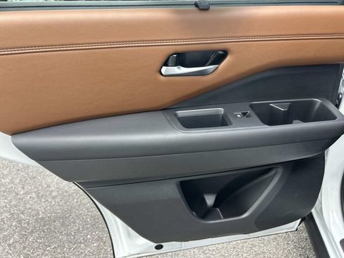 Used 2025 Nissan Pathfinder Platinum w/ Cargo Package FWD image 22