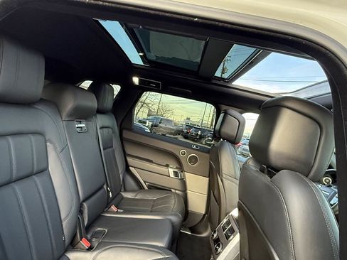 Used 2018 Land Rover Range Rover Sport HSE image 12
