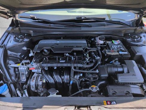 Used 2021 Hyundai Elantra SEL FWD image 25