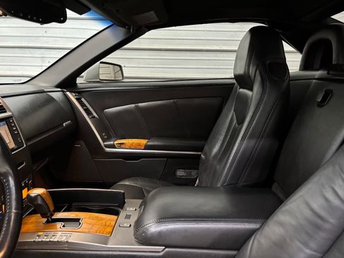 Used 2005 Cadillac XLR RWD image 19