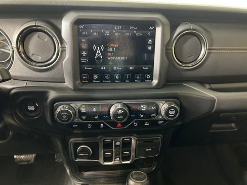 Used 2022 Jeep Wrangler Unlimited Sahara image 22