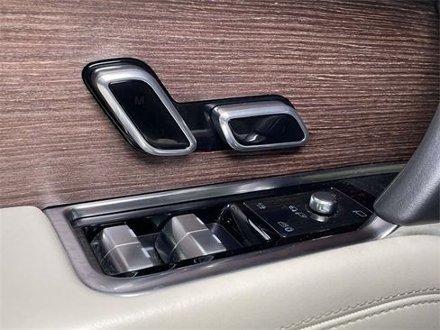 Used 2024 Land Rover Range Rover SE image 40