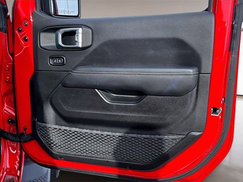 Used 2023 Jeep Wrangler Unlimited Sahara image 19