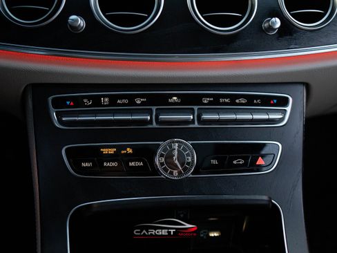 Used 2018 Mercedes-Benz E 300 image 34