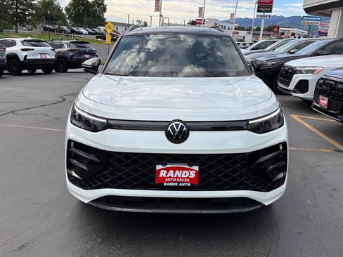 Used 2025 Volkswagen Tiguan SE R-Line AWD/4WD image 11