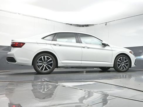 New 2026 Volkswagen Jetta SE image 36