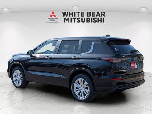New 2026 Mitsubishi Outlander ES AWD/4WD image 2