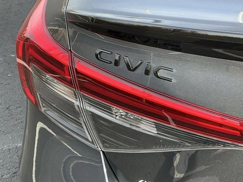 Used 2023 Honda Civic Sport image 6