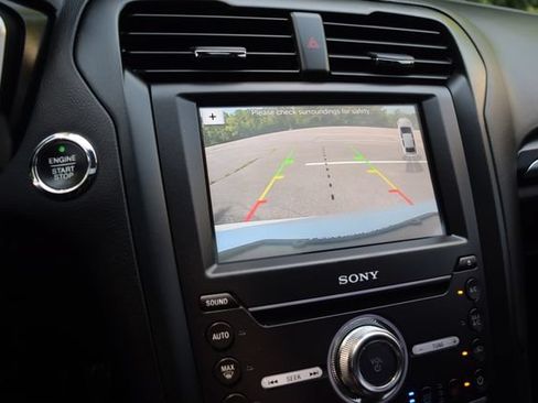 Used 2017 Ford Fusion Titanium FWD image 10
