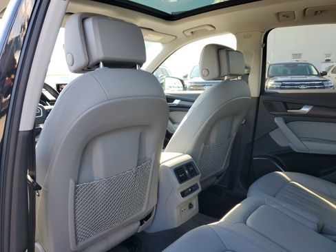 Used 2022 Audi Q5 2.0T Premium w/ Convenience Package image 16