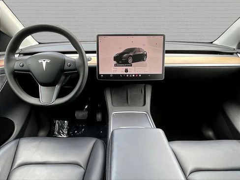 Used 2023 Tesla Model Y 2WD image 6
