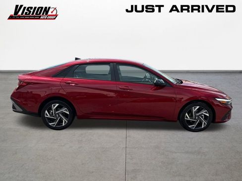 New 2025 Hyundai Elantra Sport FWD image 4