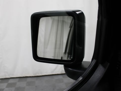 Used 2023 Jeep Gladiator Willys image 11