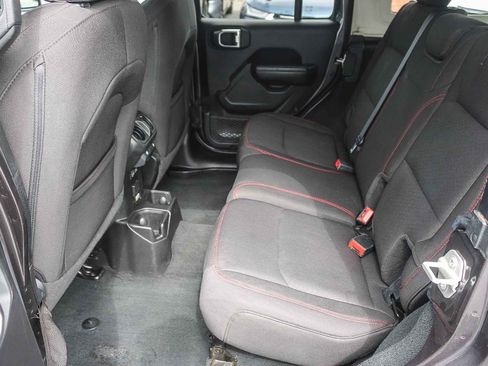 Used 2023 Jeep Wrangler Unlimited Rubicon AWD/4WD image 19