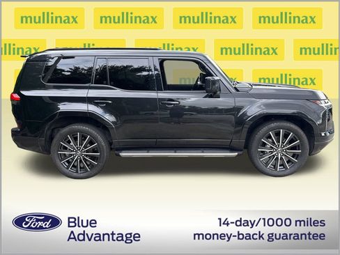 Used 2024 Lexus GX 550 w/ Accessory Package (Z1) AWD/4WD image 2