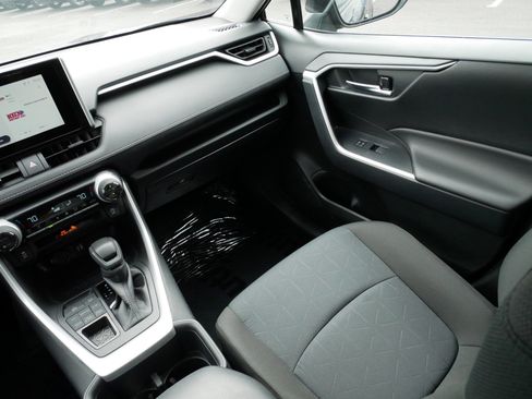 Certified 2025 Toyota RAV4 XLE AWD/4WD image 11
