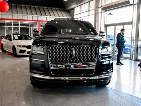 Used 2022 Lincoln Navigator L Black Label image 2