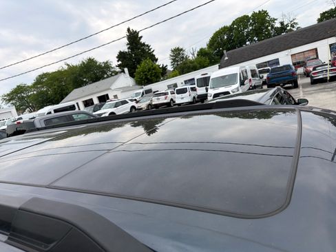 Used 2025 Ford Expedition Max Active AWD/4WD image 3