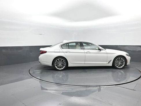 Used 2023 BMW 530i xDrive w/ Premium Package image 8