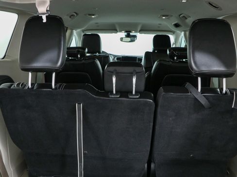 Used 2024 Chrysler Pacifica Touring-L FWD image 30