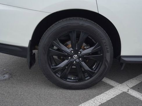 Used 2018 Nissan Pathfinder SL w/ Midnight Edition Package image 40