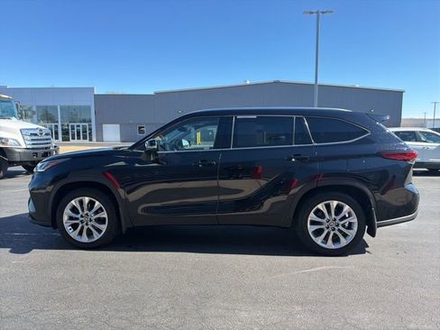 Used 2022 Toyota Highlander Limited image 4