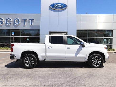 Used 2025 Chevrolet Silverado 1500 LT w/ Safety Package image 17