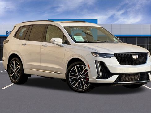 Certified 2023 Cadillac XT6 Sport image 2