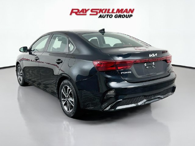 Used 2023 Kia Forte LXS w/ LXS Technology Package FWD image 5