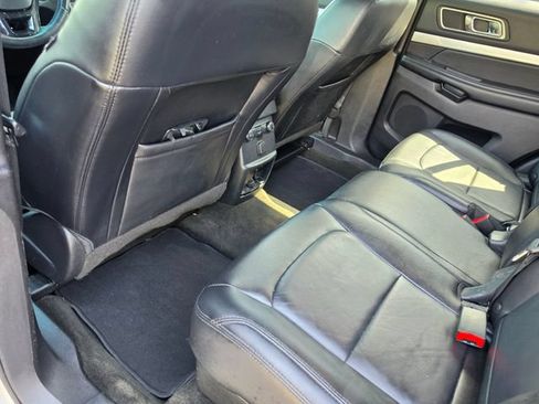 Used 2016 Ford Explorer XLT w/ Equipment Group 202A FWD image 24