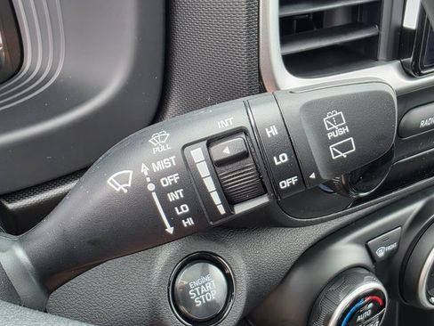 New 2025 Hyundai Venue SEL image 35