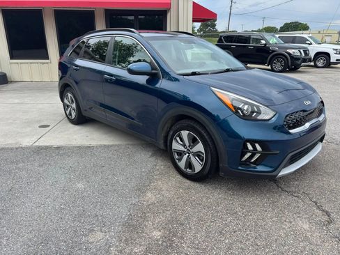 Used 2020 Kia Niro LX FWD image 5
