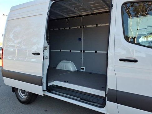 New 2025 Mercedes-Benz Sprinter 2500 image 24