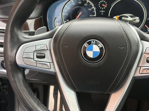 Used 2017 BMW 750i xDrive image 34
